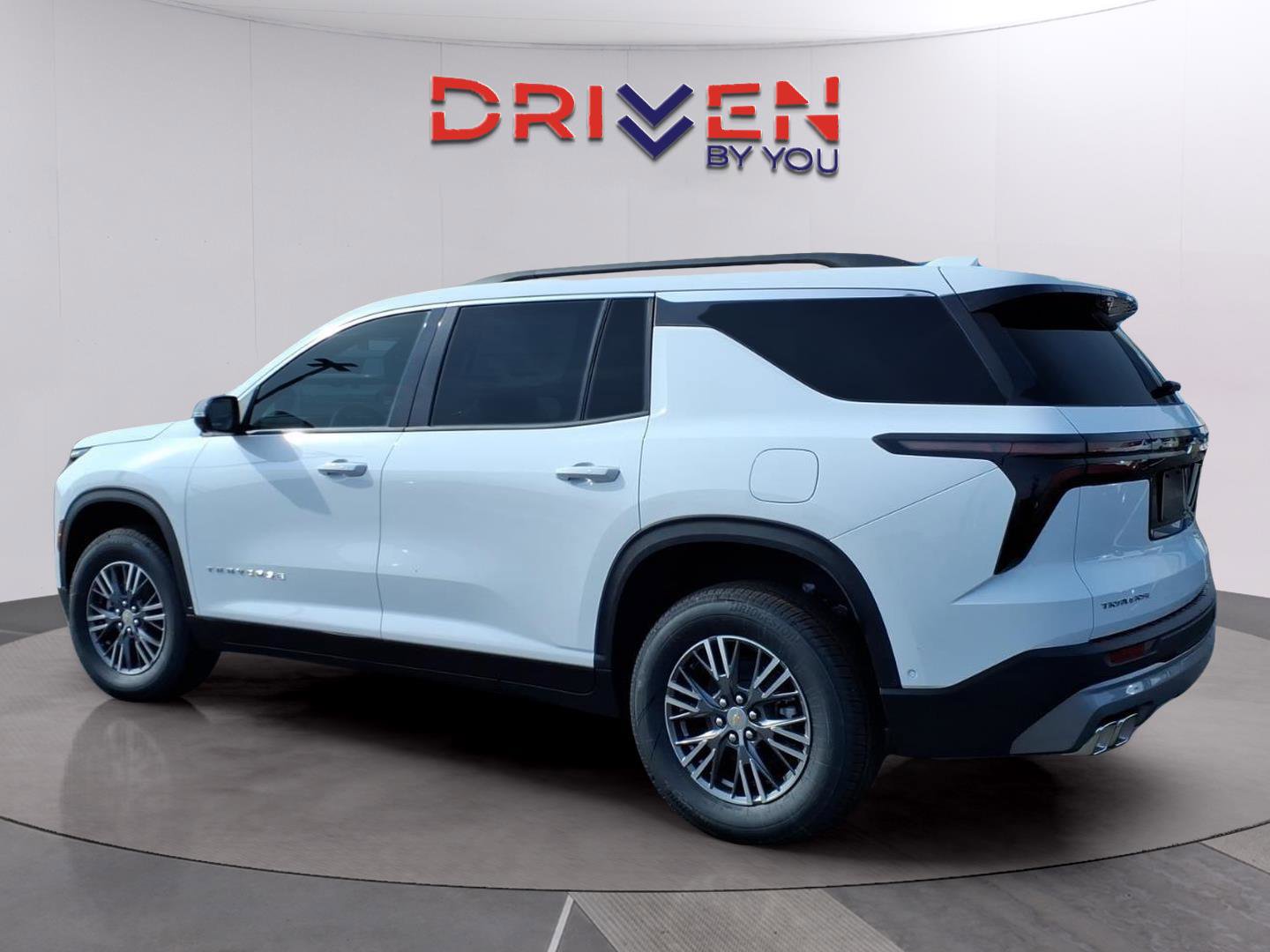 New 2026 Chevrolet Traverse LT w/ Enhanced Driving Package FWD image 3