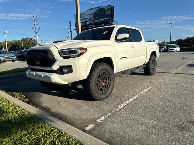 Certified 2022 Toyota Tacoma TRD Sport w/ TRD Premium Sport Package AWD/4WD image 8