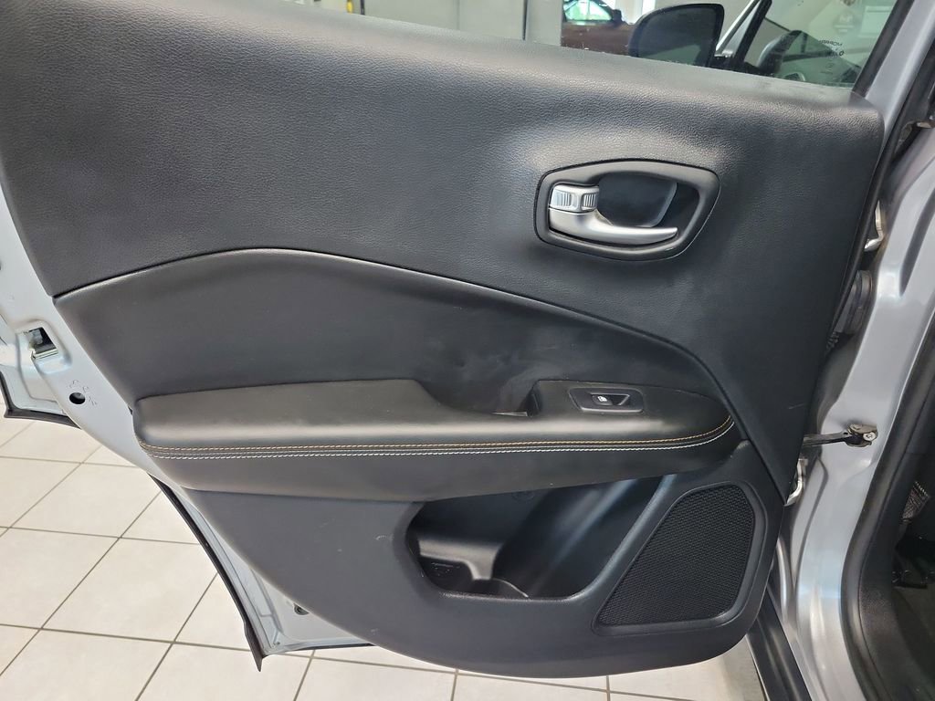 Used 2018 Jeep Compass Sport FWD image 24