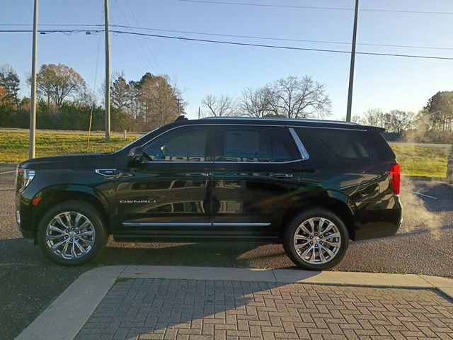 Used 2024 GMC Yukon Denali w/ Advanced Technology Package image 2