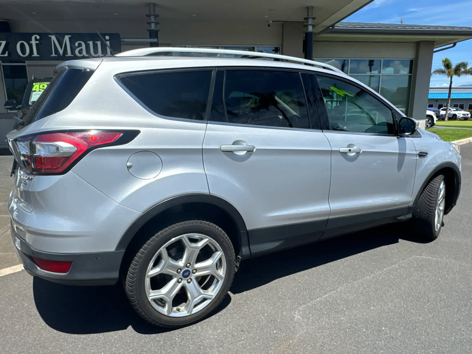 Used 2018 Ford Escape Titanium image 3