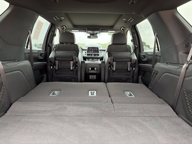 Used 2024 GMC Yukon SLT w/ SLT Premium Package AWD/4WD image 43