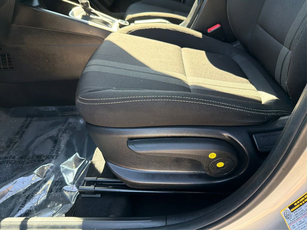 Used 2023 Hyundai Venue SEL FWD image 20