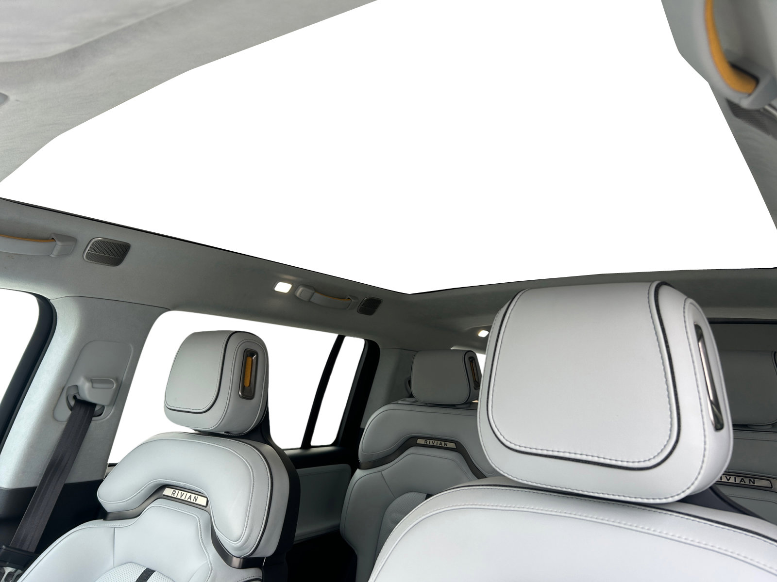 Used 2024 Rivian R1S Adventure image 3