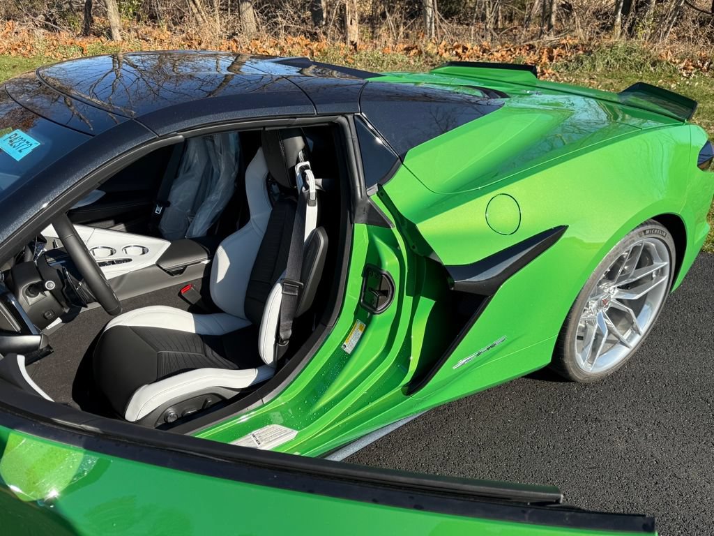 New 2026 Chevrolet Corvette Z06 w/ Stealth Interior Trim Package RWD image 6