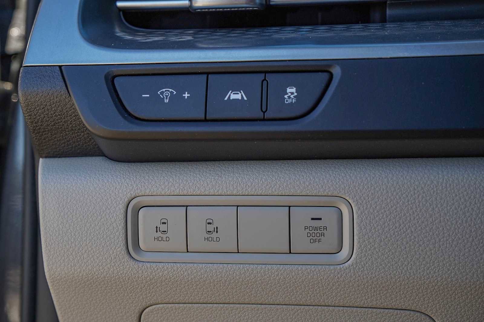 Certified 2024 Kia Carnival LX image 22