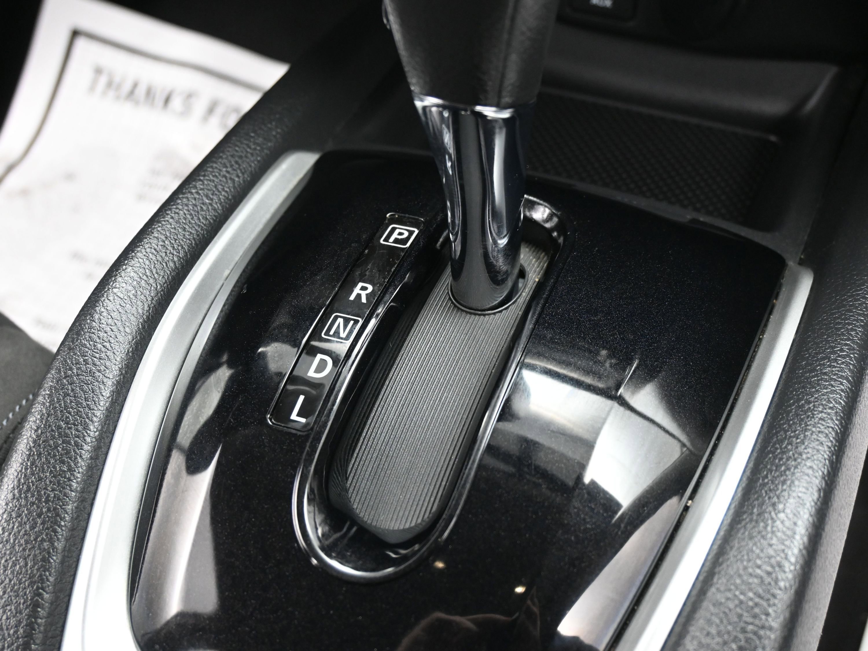 Used 2015 Nissan Rogue SV image 25