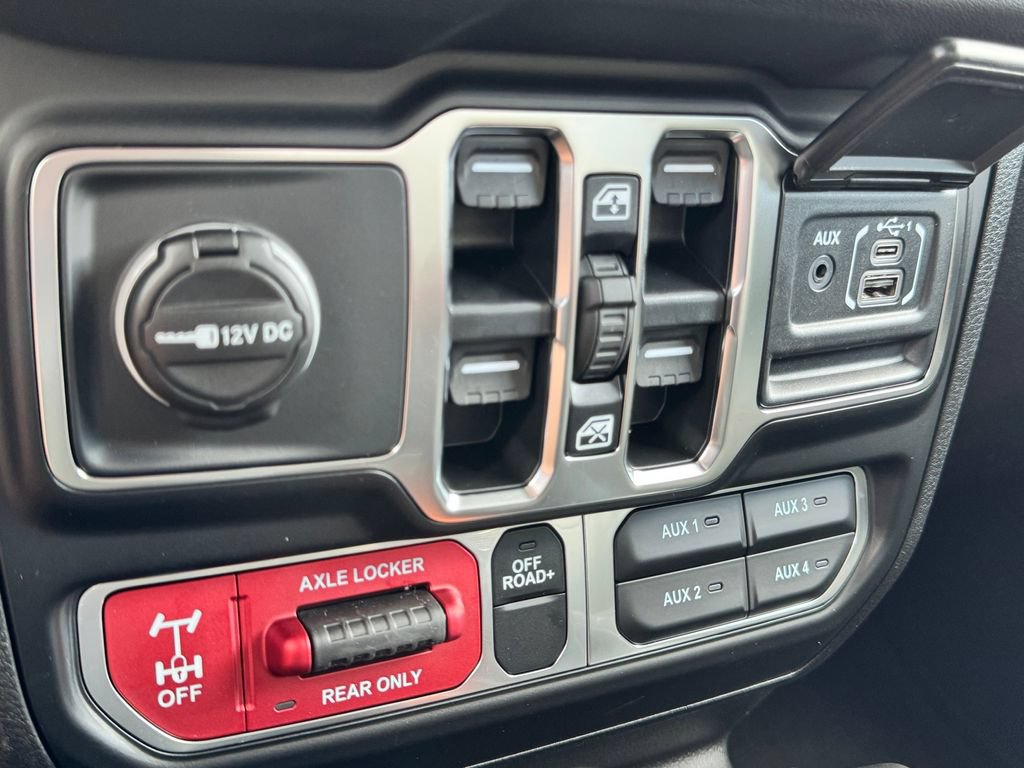 New 2026 Jeep Gladiator Mojave w/ Steel Bumper Group AWD/4WD image 20