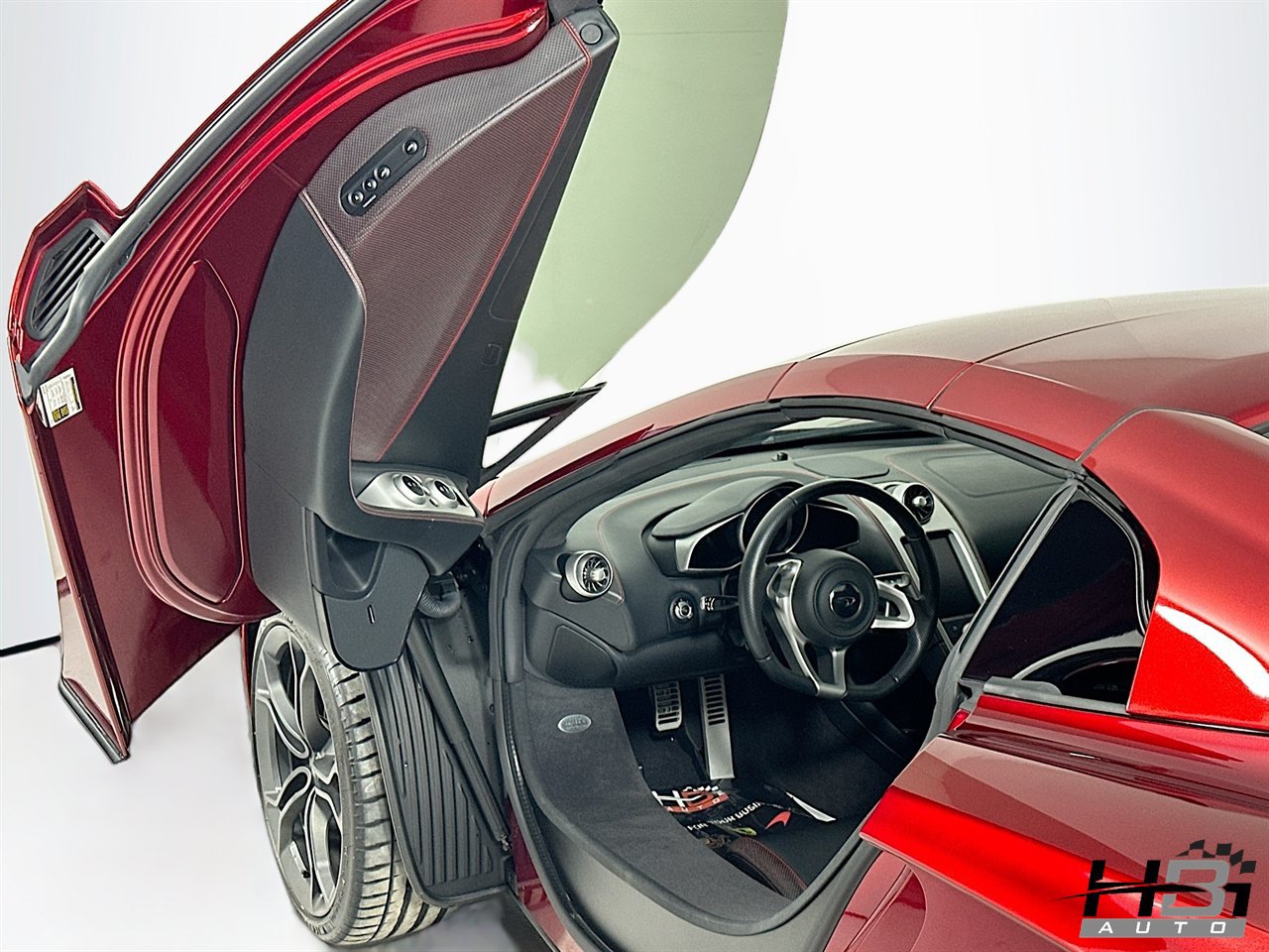 Used 2014 McLaren MP4-12C Spider RWD image 12