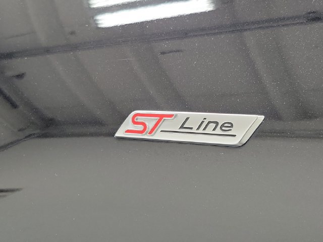 Used 2025 Ford Explorer ST-Line w/ ST-Line Street Pack AWD/4WD image 6