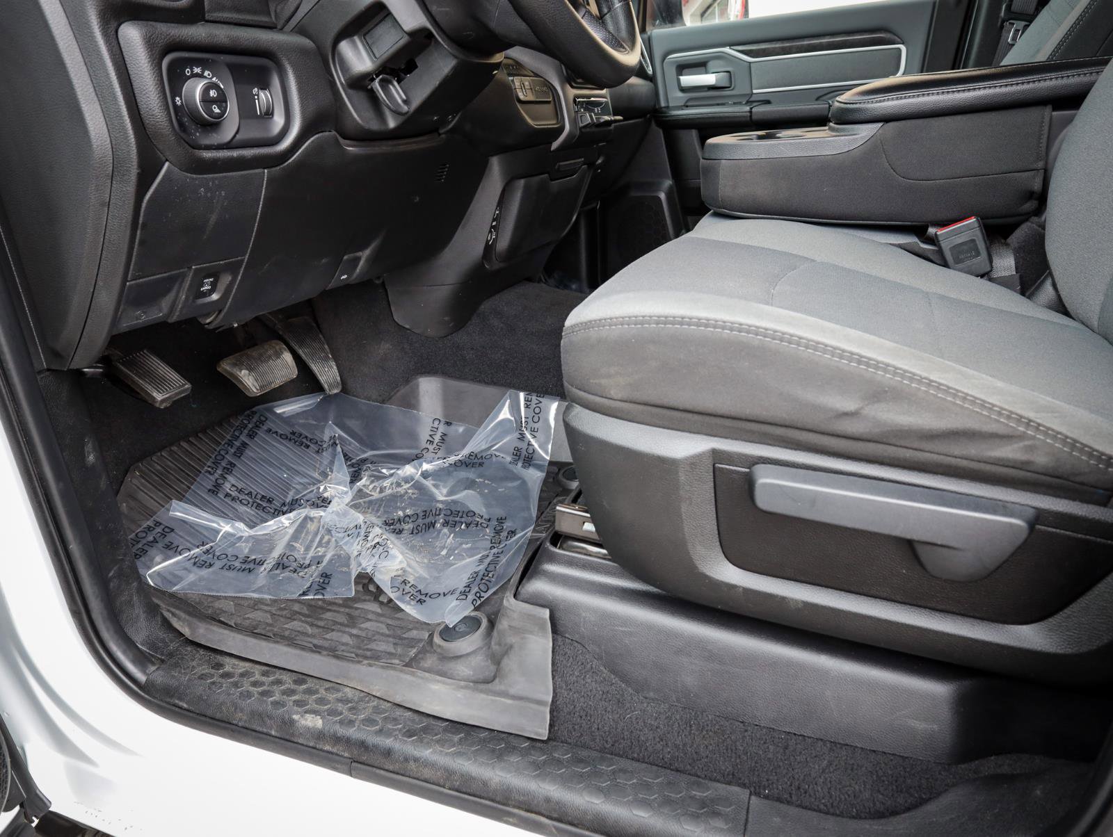 Used 2022 RAM 2500 Big Horn w/ Cold Weather Group AWD/4WD image 14