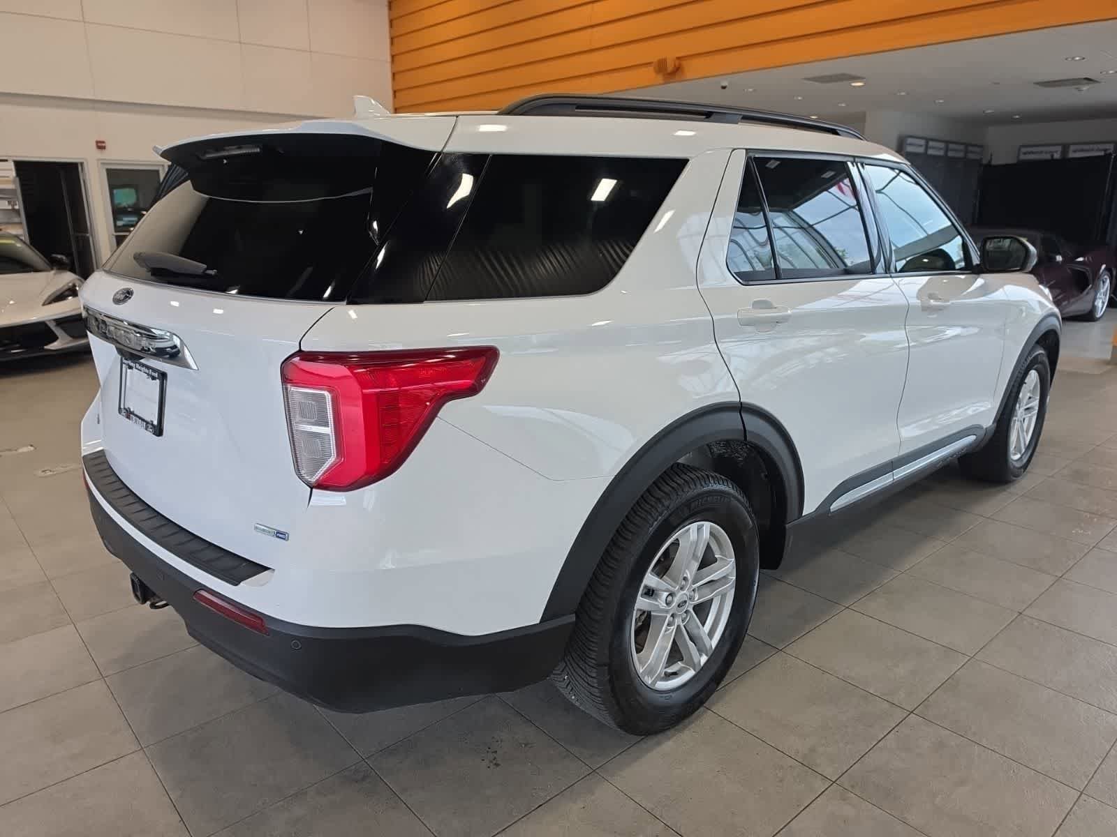 Used 2020 Ford Explorer XLT w/ Comfort Package AWD/4WD image 7