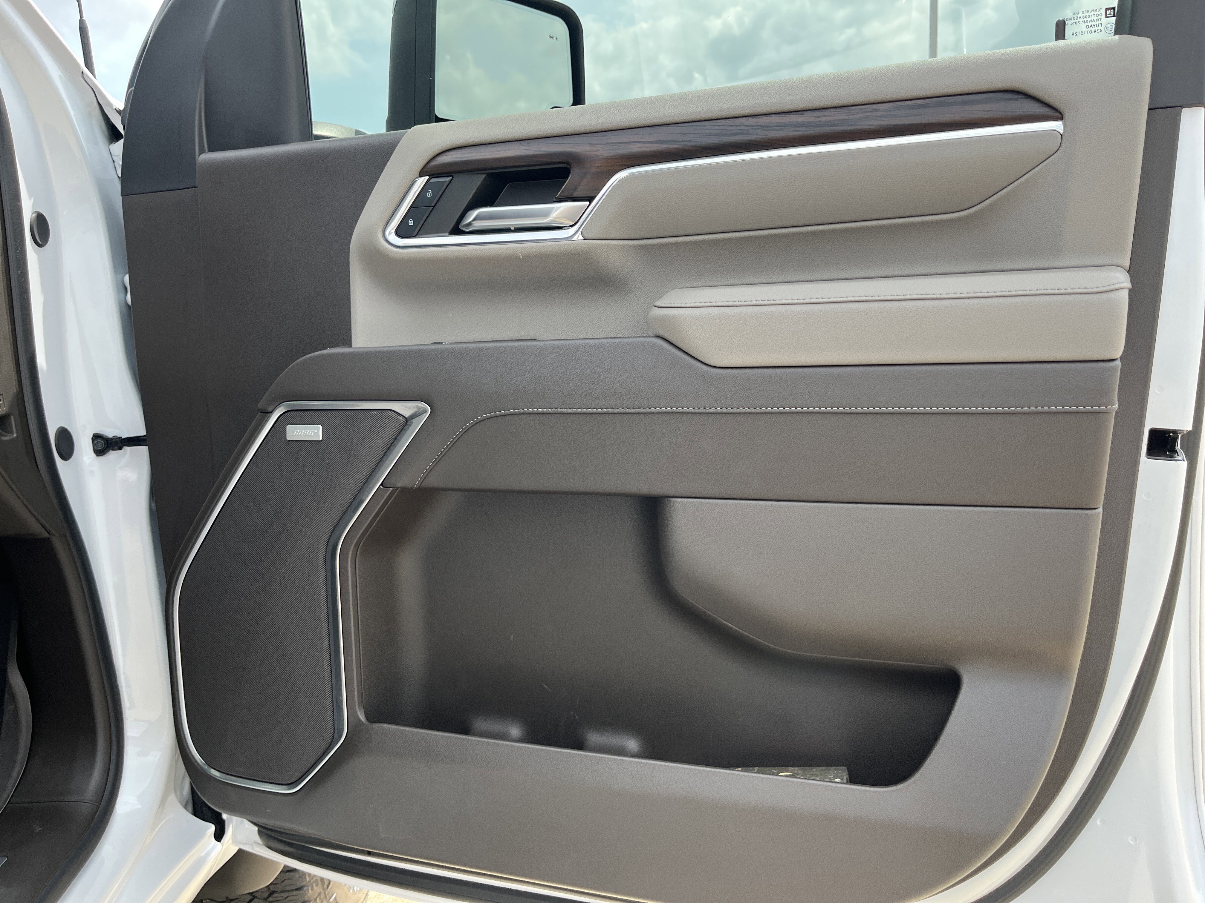 Used 2024 GMC Sierra 2500 SLT w/ SLT Premium Package image 24