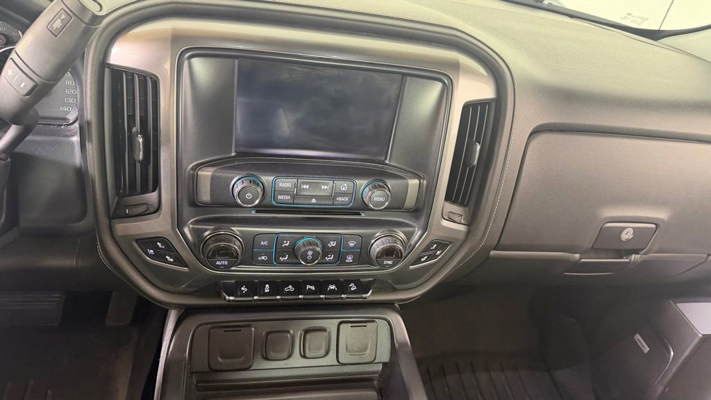 Used 2018 Chevrolet Silverado 1500 LTZ Z71 w/ LTZ Plus Package AWD/4WD image 22