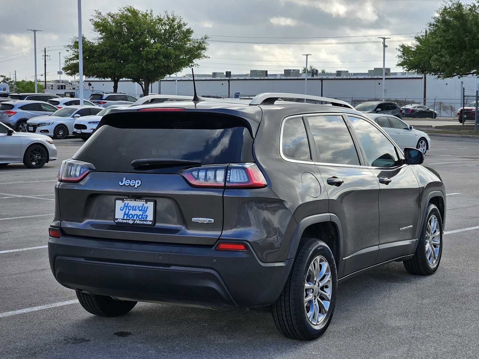 Used 2020 Jeep Cherokee Latitude Plus FWD image 6