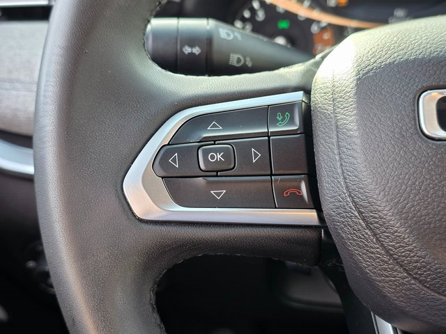 Used 2024 Jeep Compass Latitude image 24