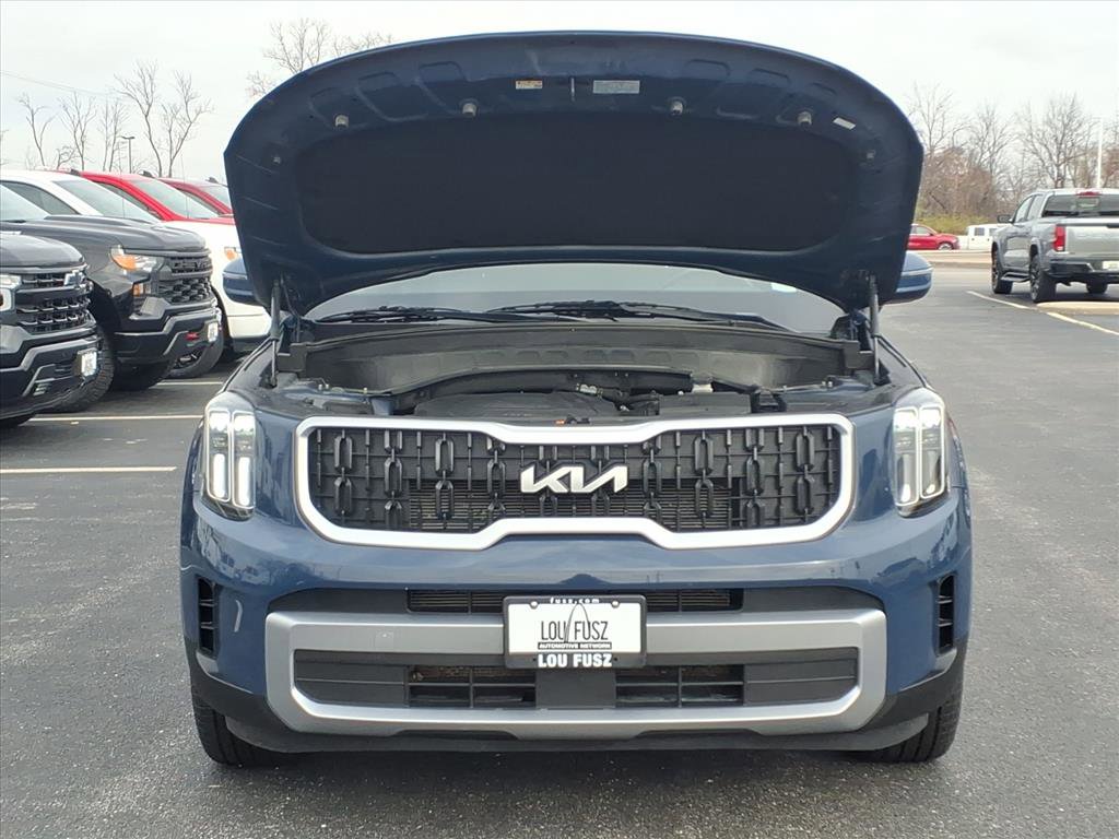 Used 2023 Kia Telluride EX w/ EX Captain's Chair Package image 34