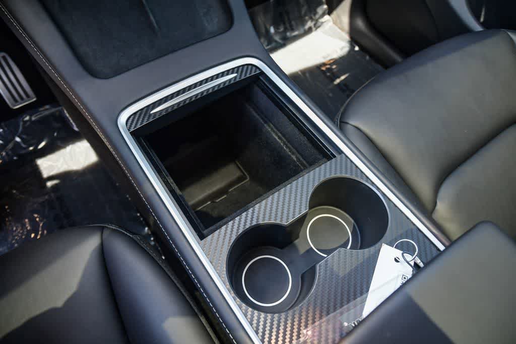 Used 2024 Tesla Model Y 2WD image 19