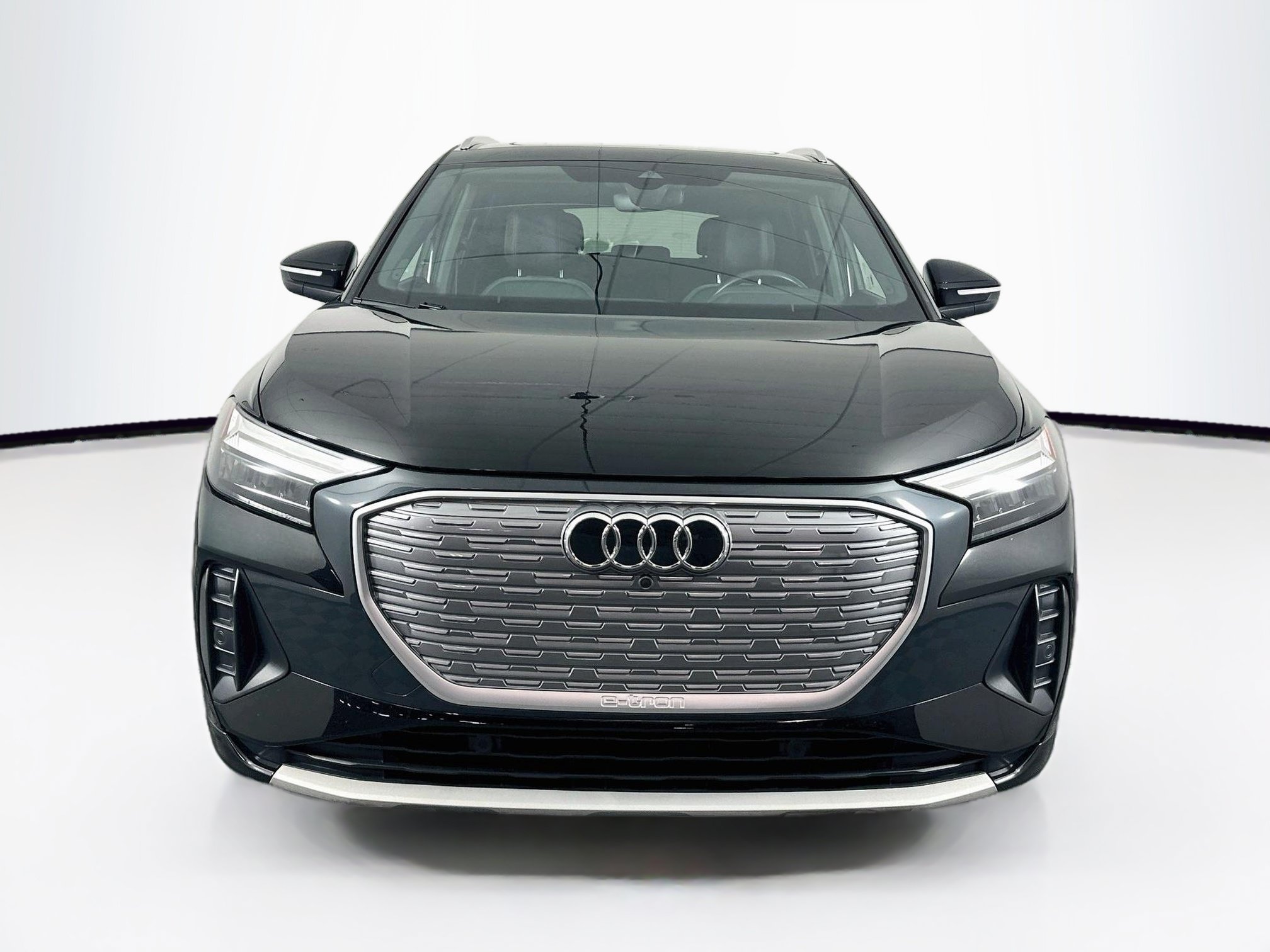 Used 2023 Audi Q4 e-tron Premium Plus RWD image 2