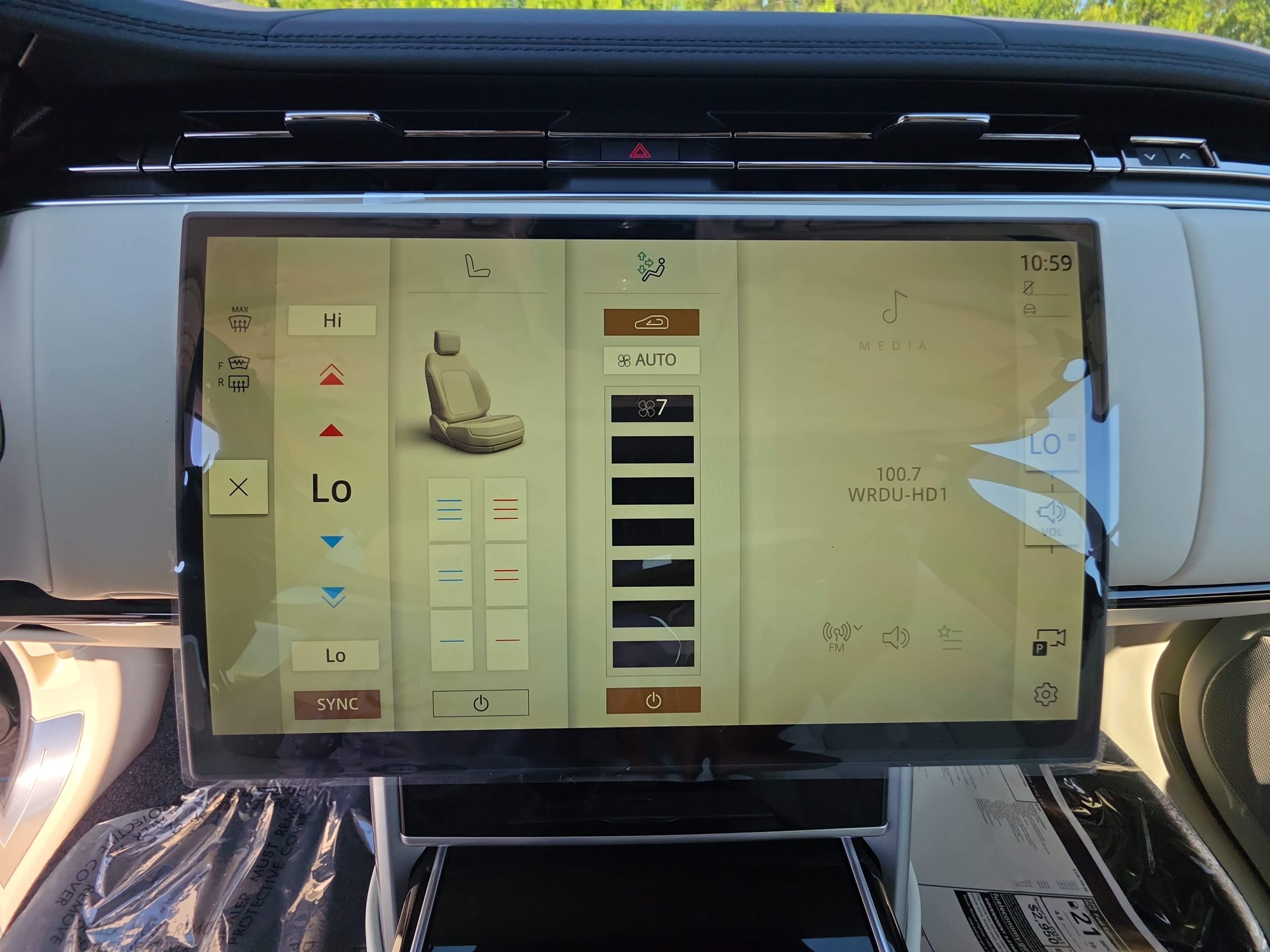 New 2026 Land Rover Range Rover Long Wheelbase SE AWD/4WD image 23