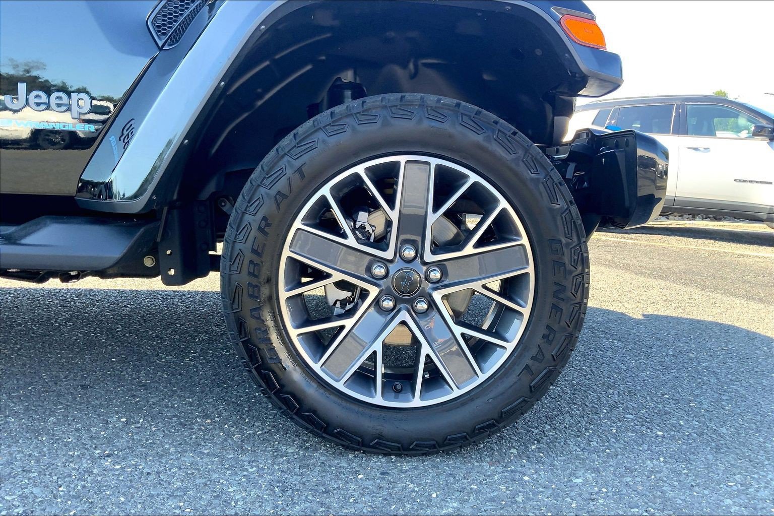 Used 2024 Jeep Wrangler High Altitude AWD/4WD image 10
