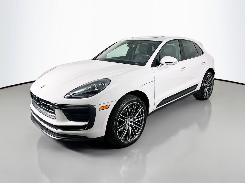 Certified 2025 Porsche Macan 360° Tour