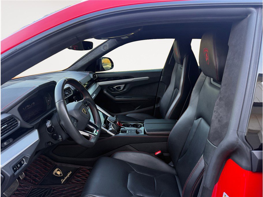 Used 2019 Lamborghini Urus AWD/4WD image 9