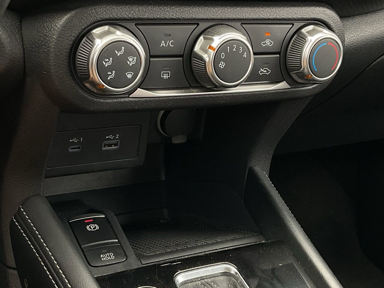 Used 2024 Nissan Kicks SV image 30