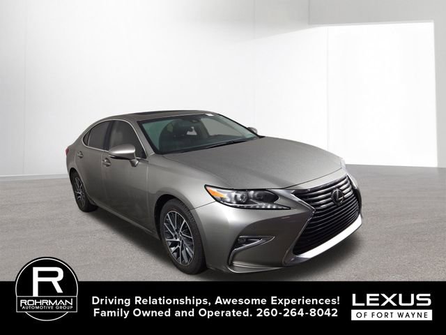 Used 2017 Lexus ES 350 w/ Luxury Package image 4