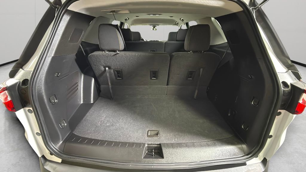 Certified 2021 Chevrolet Traverse LS image 28