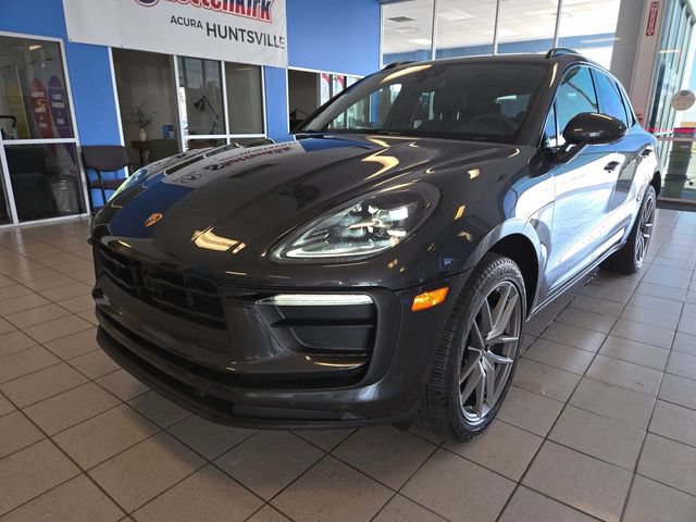 Used 2025 Porsche Macan AWD/4WD image 4