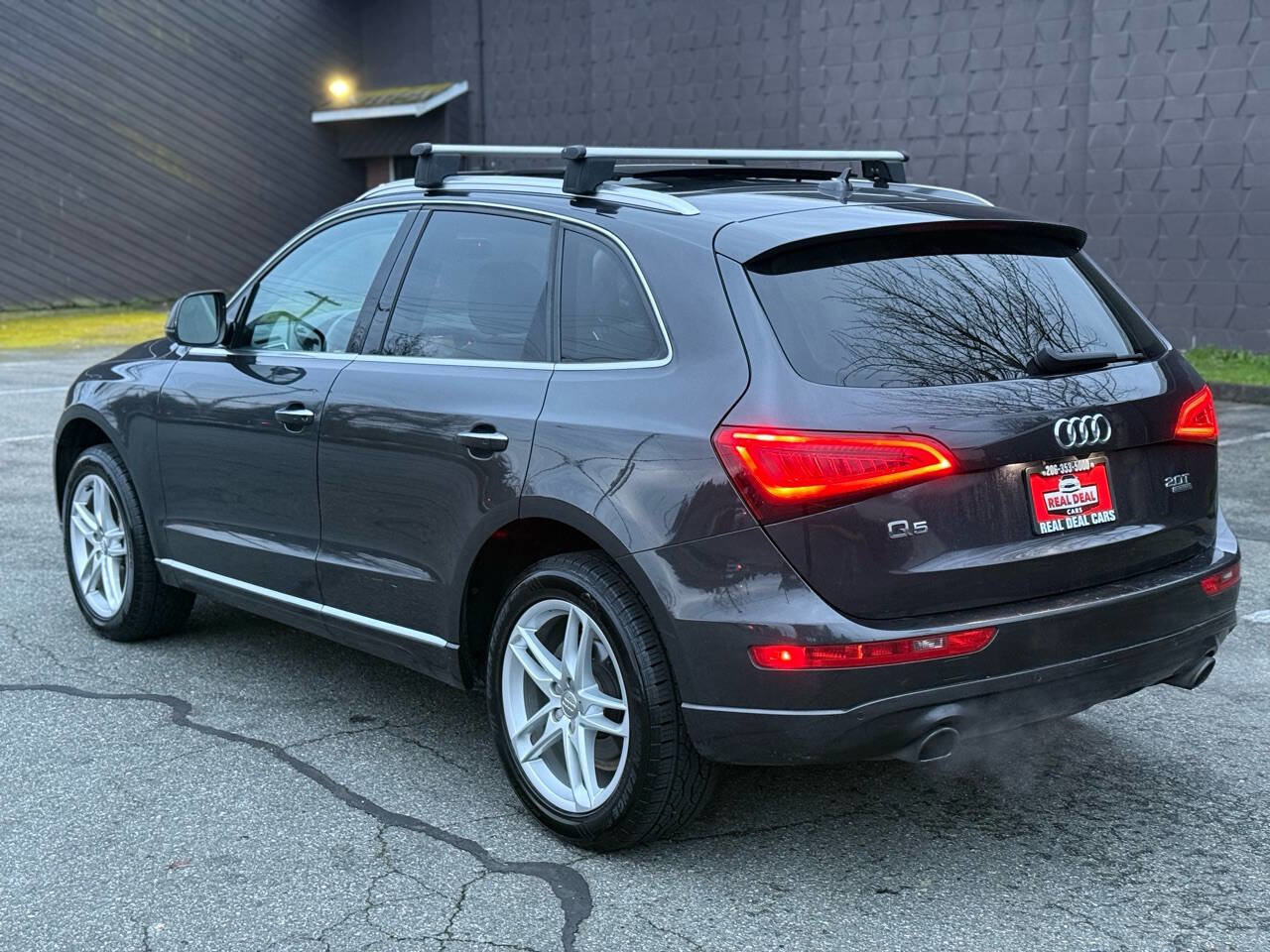 Used 2017 Audi Q5 2.0T Premium Plus w/ Technology Package image 18