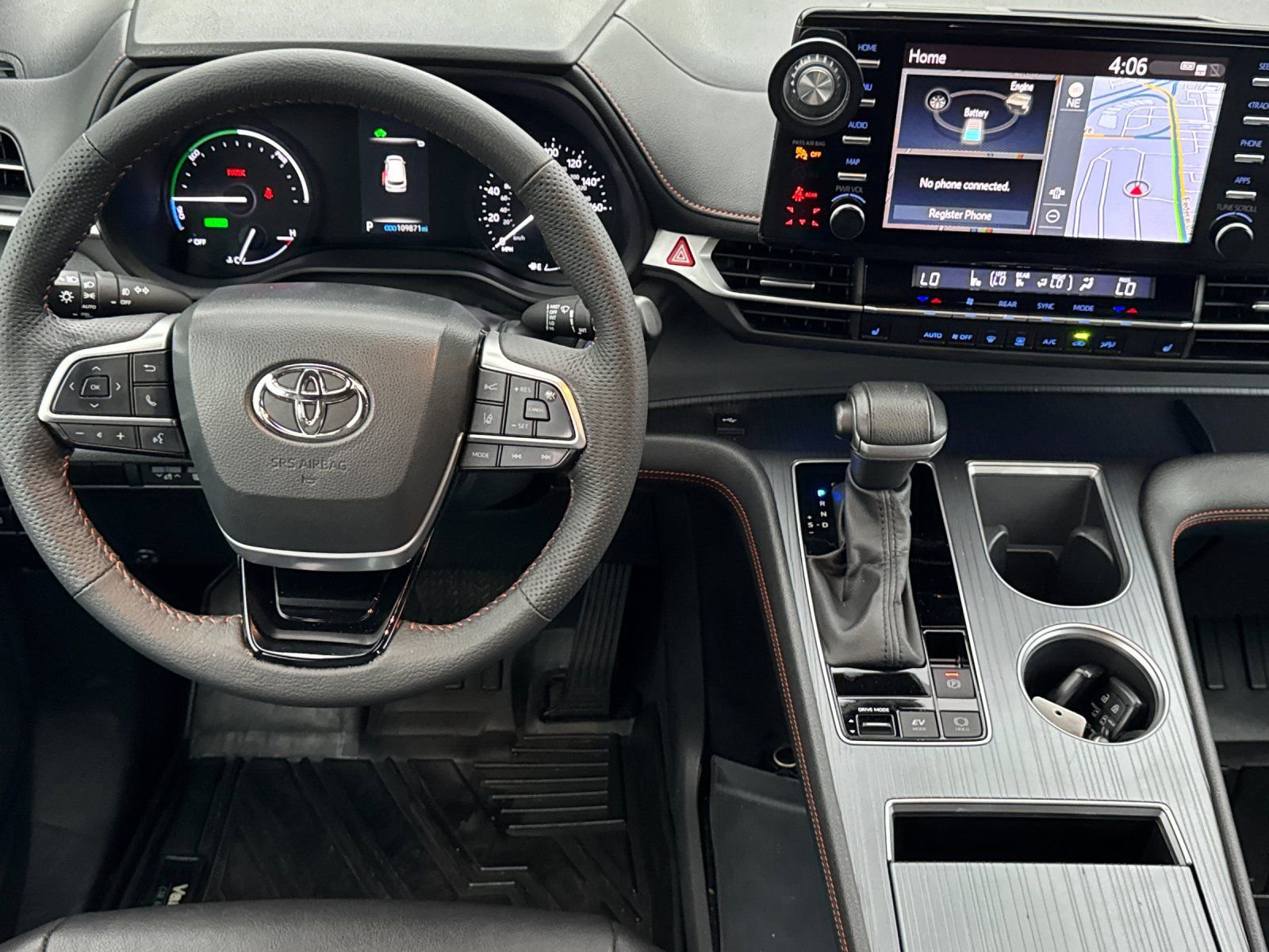 Used 2023 Toyota Sienna XSE image 13