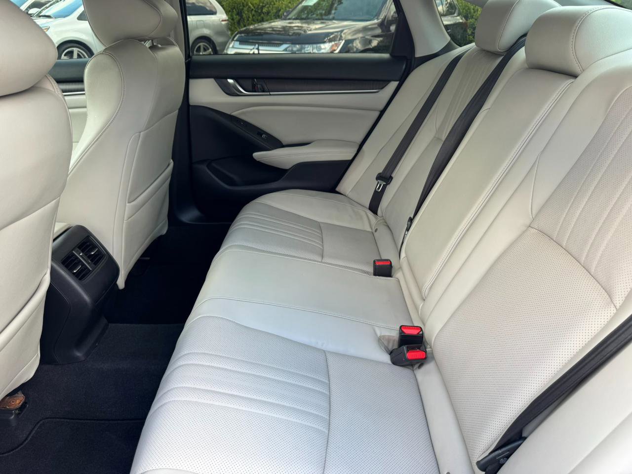 Used 2018 Honda Accord Touring image 30