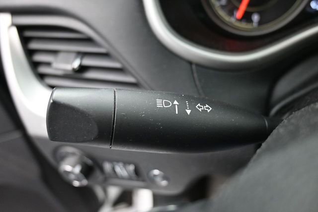 Used 2018 Jeep Cherokee Overland AWD/4WD image 30