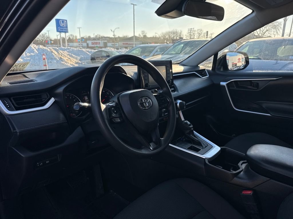 Used 2022 Toyota RAV4 LE image 14