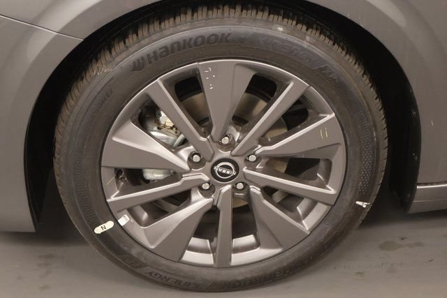 New 2026 Nissan Sentra SL w/ Floor Mat Package FWD image 8