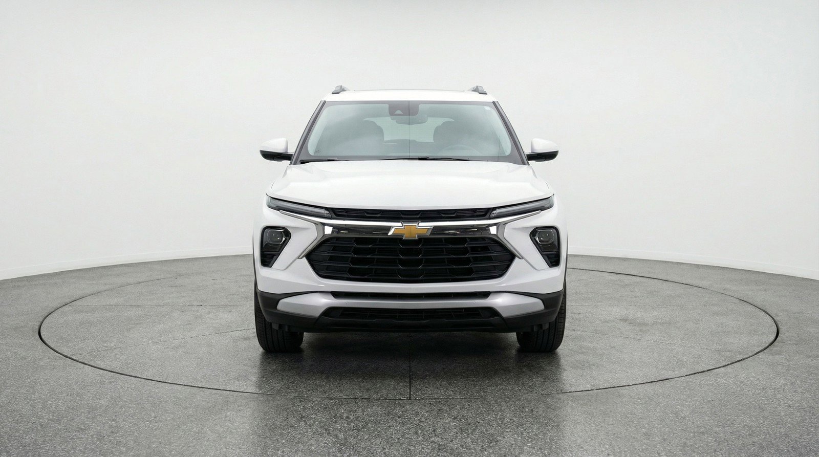 Used 2025 Chevrolet TrailBlazer LT image 2