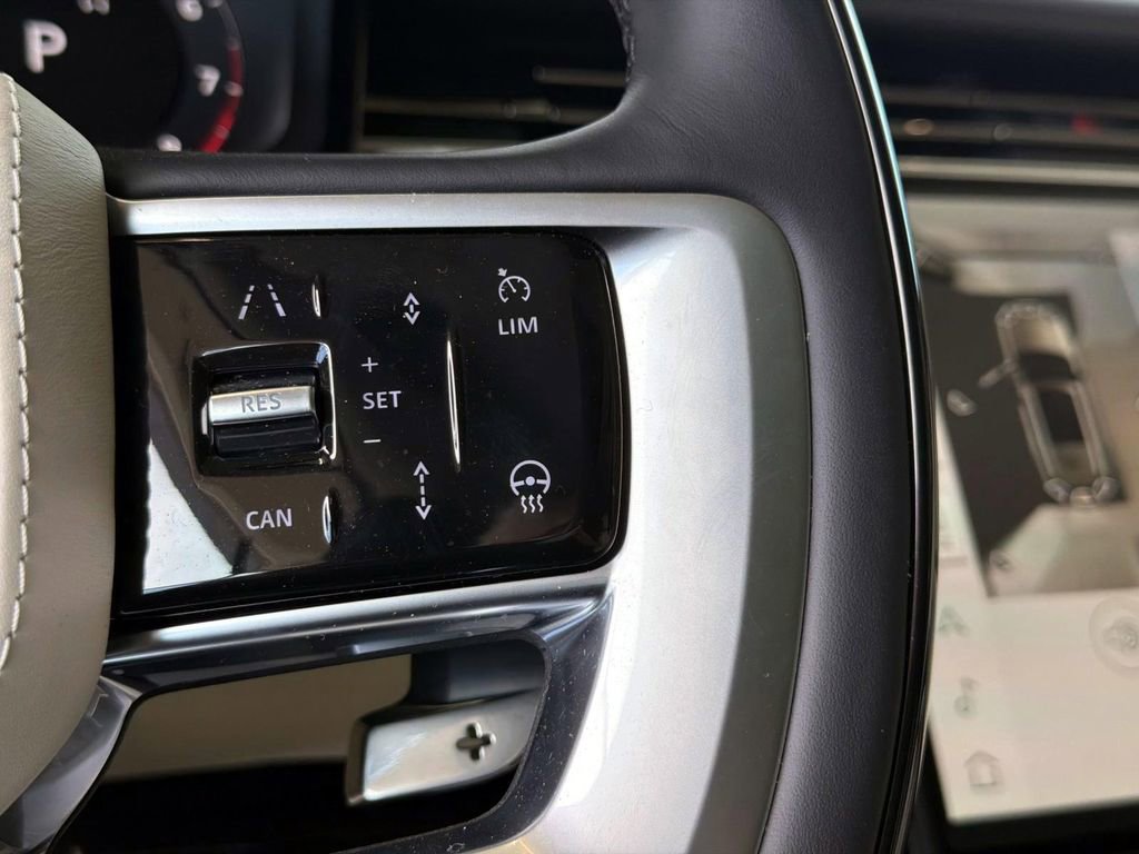 New 2025 Land Rover Range Rover Long Wheelbase Autobiography image 30