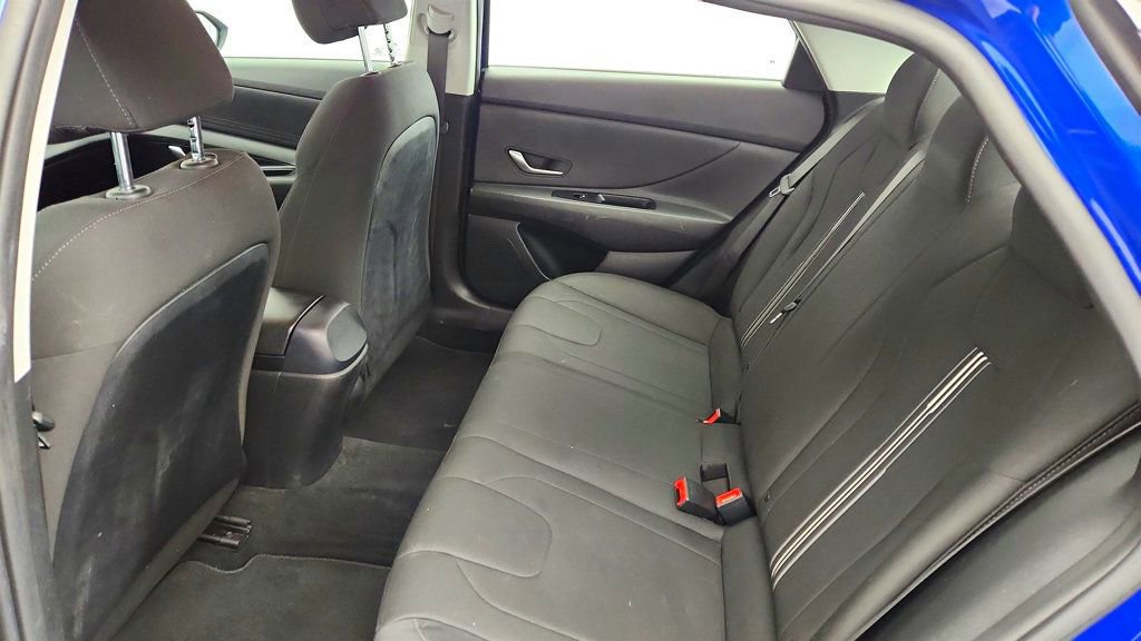 Used 2021 Hyundai Elantra SEL image 19