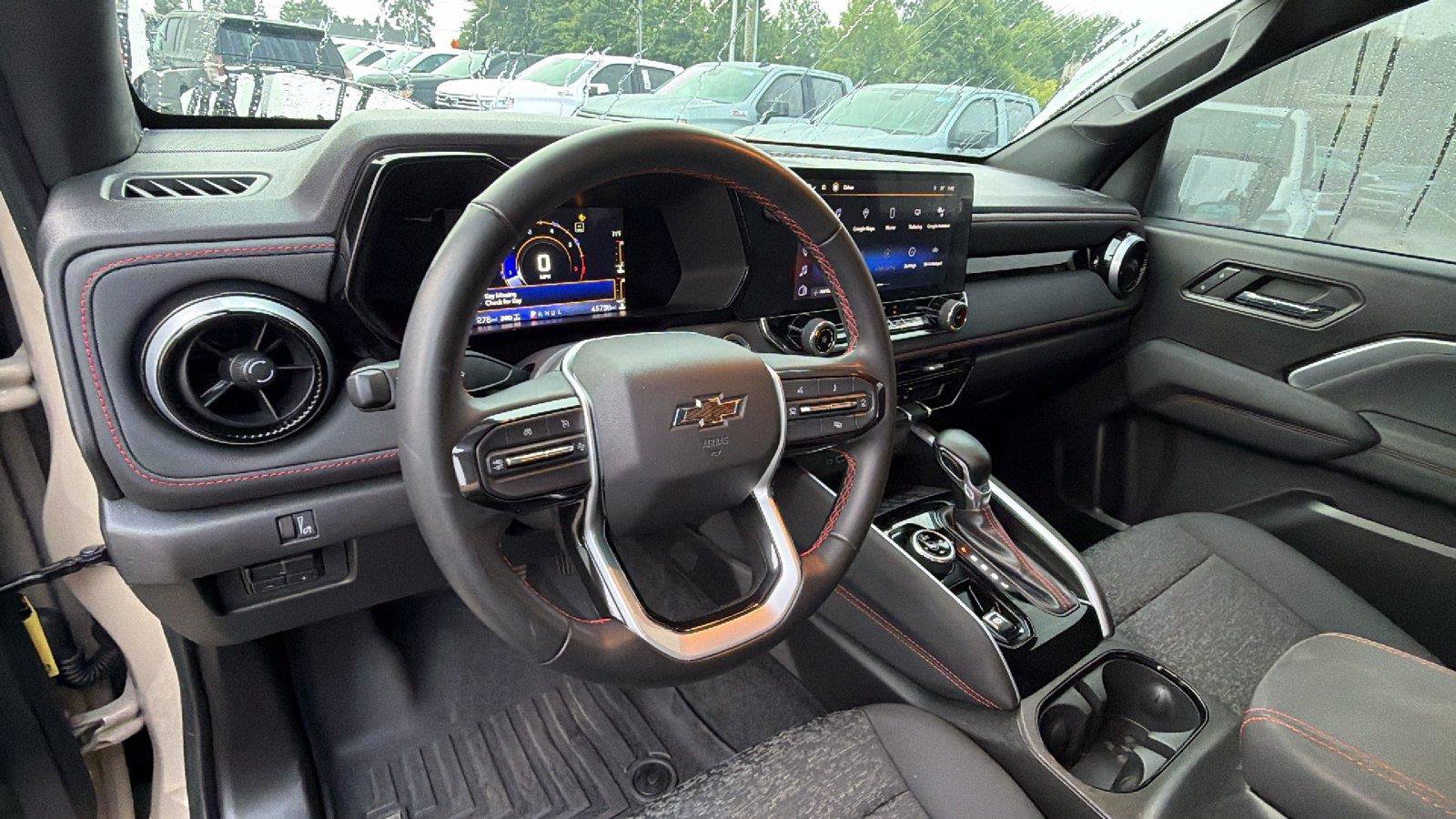 Used 2023 Chevrolet Colorado Z71 w/ Advanced Trailering Package AWD/4WD image 4