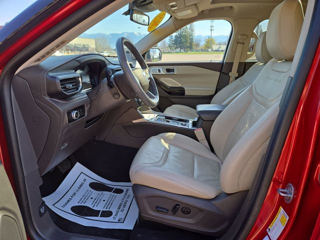 Used 2023 Ford Explorer Platinum w/ Premium Technology Package image 3