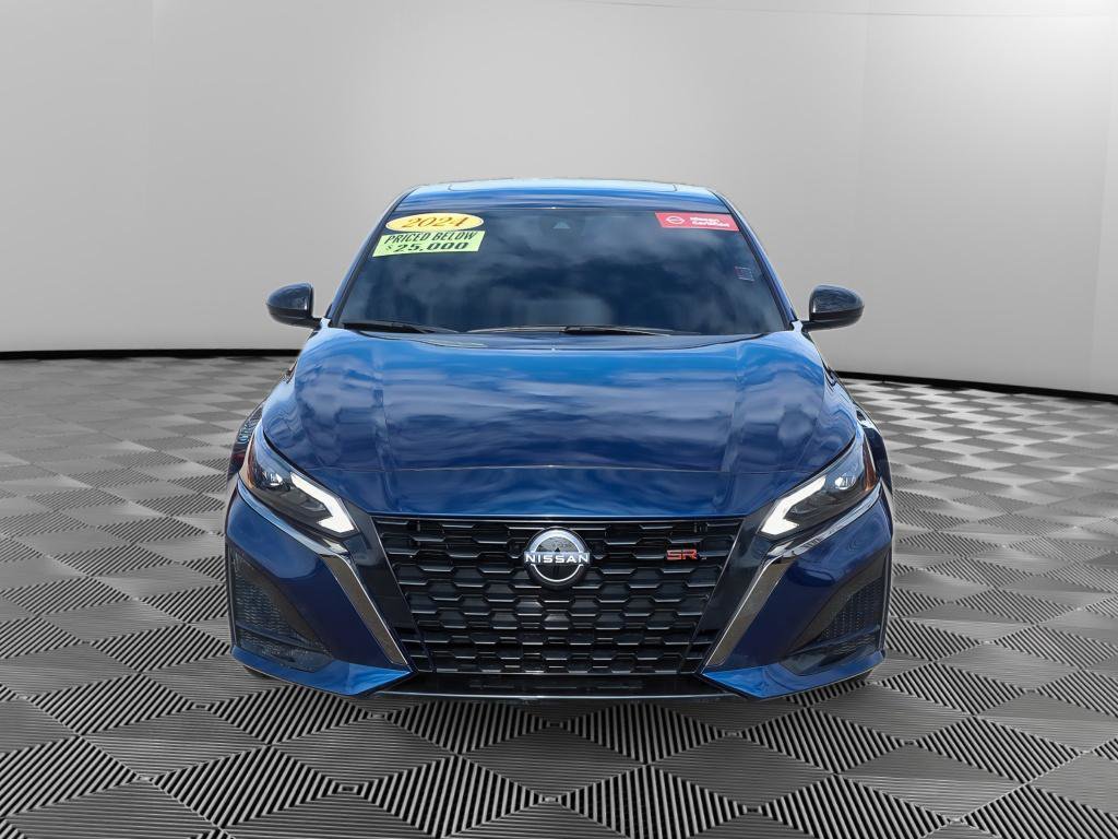 Used 2024 Nissan Altima 2.5 SR w/ SR Premium Package image 9