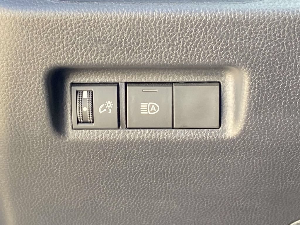Used 2025 Toyota RAV4 LE FWD image 27