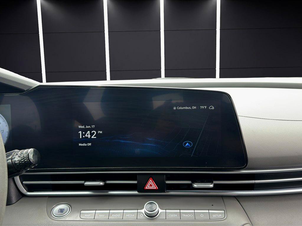 Used 2024 Hyundai Elantra SEL FWD image 18