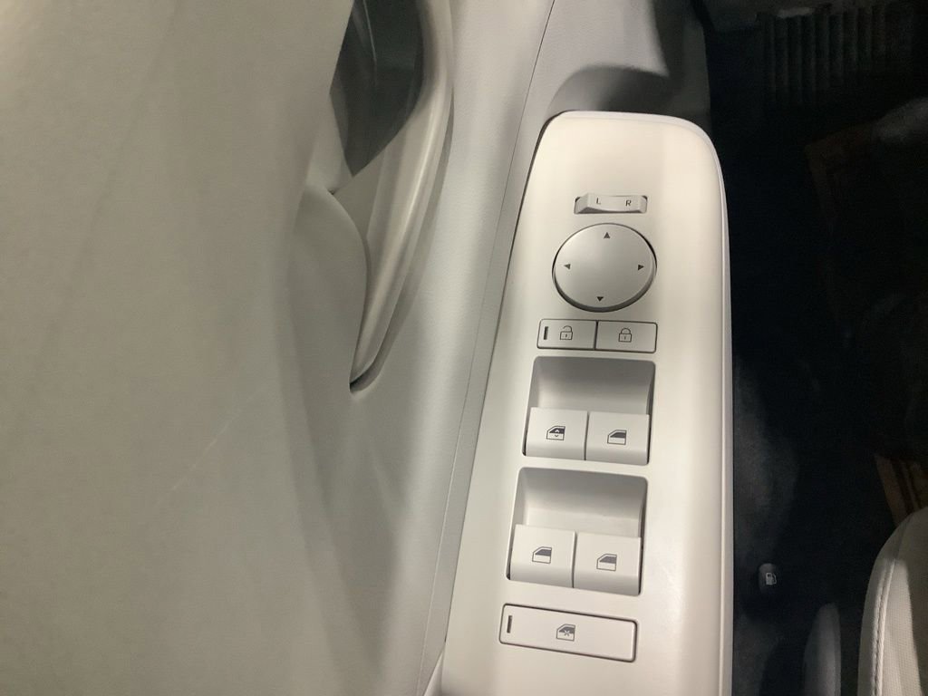 Used 2024 Hyundai Kona SEL image 15