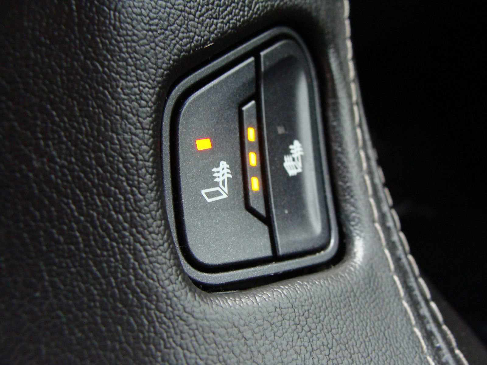 Used 2016 Chevrolet Suburban LT image 27