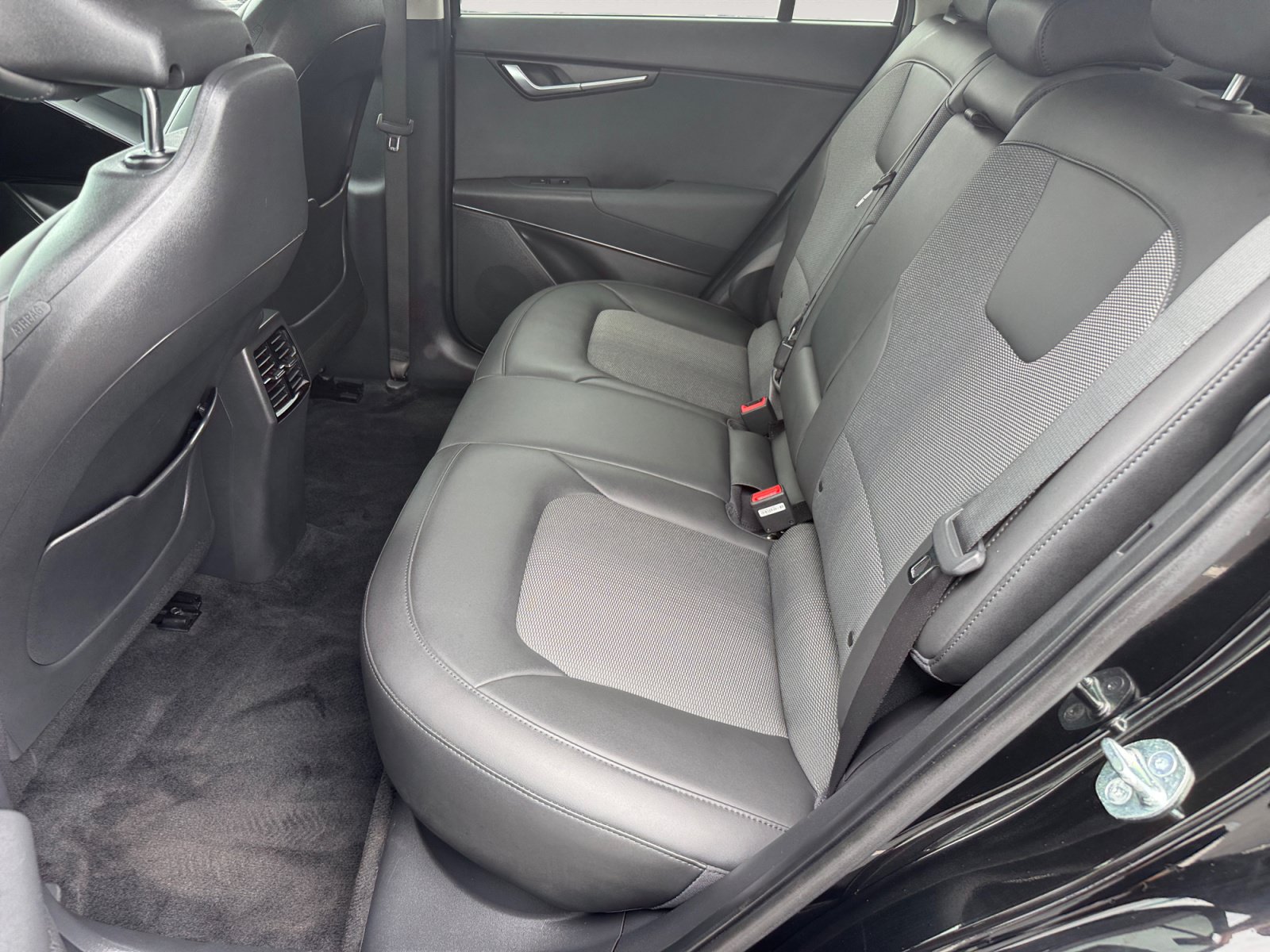 Used 2023 Kia Niro Wind w/ Wind Preserve Package FWD image 13