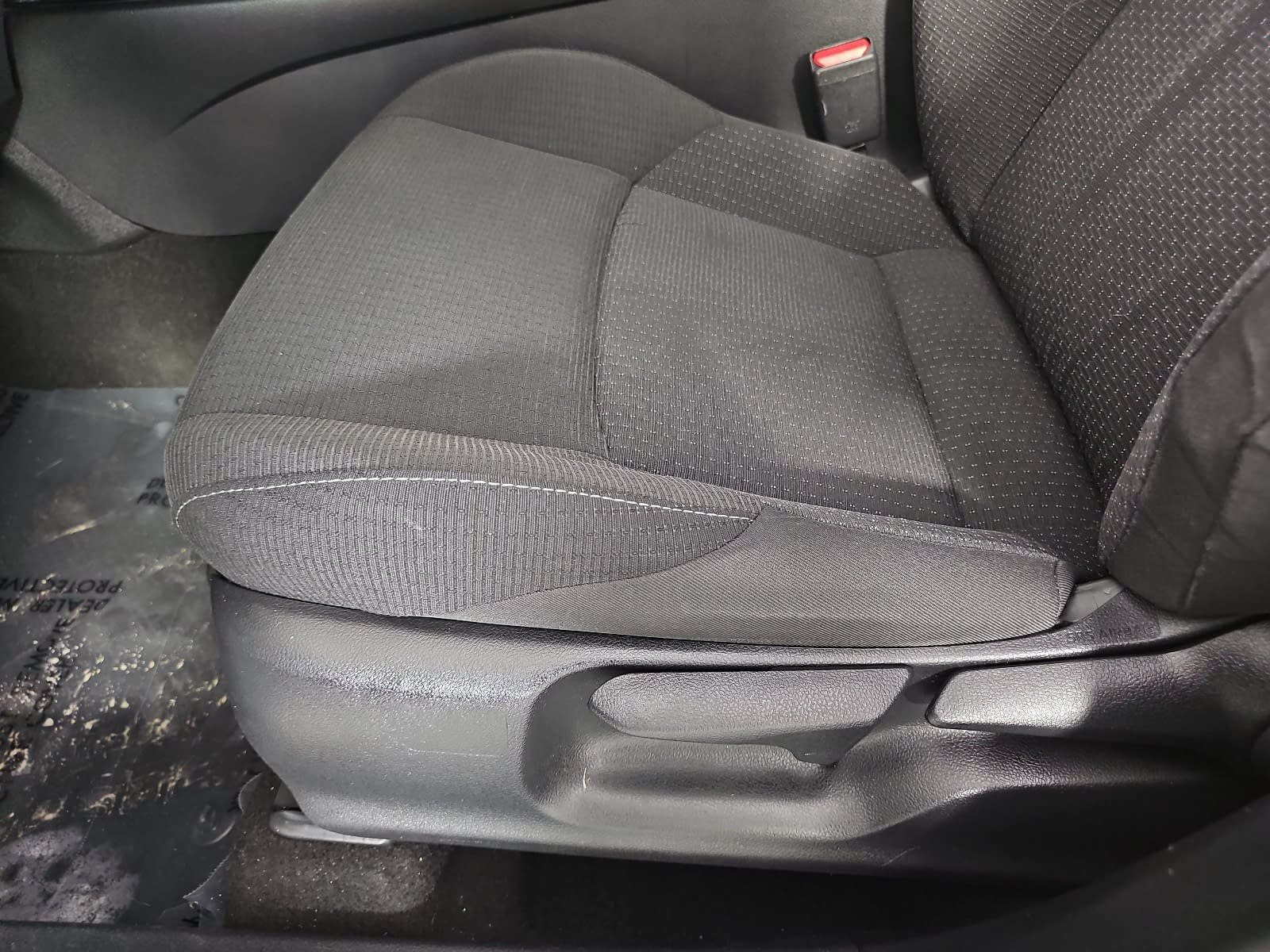 Used 2019 Toyota C-HR LE FWD image 28