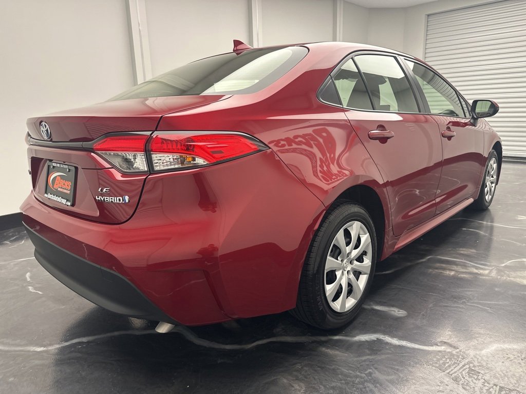 Used 2023 Toyota Corolla LE image 3